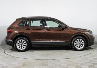 Подержанный автомобиль Volkswagen Tiguan 2021 года (4 фото)