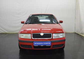 Подержанный автомобиль Skoda Octavia Liftback 2006 года (2 фото)