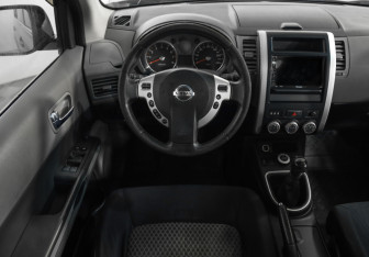 Подержанный автомобиль Nissan X-Trail 2008 года (10 фото)