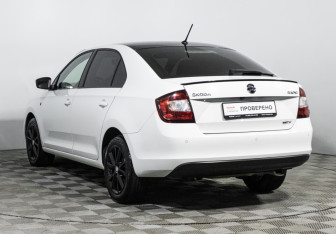 Подержанный автомобиль Skoda Rapid Liftback 2016 года (7 фото)