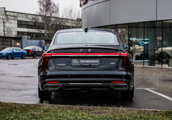 Подержанный автомобиль Hongqi H5 2024 года (8 фото)