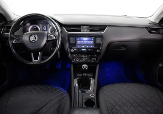 Подержанный автомобиль Skoda Octavia Liftback 2017 года (9 фото)