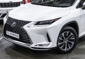 Подержанный автомобиль Lexus RX 2021 года (2 фото)