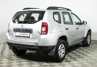 Подержанный автомобиль Renault Duster 2013 года (5 фото)
