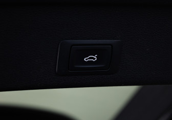 Подержанный автомобиль Audi A4 allroad 2016 года (24 фото)