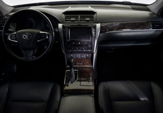 Подержанный автомобиль Toyota Camry Sedan 2016 года (15 фото)