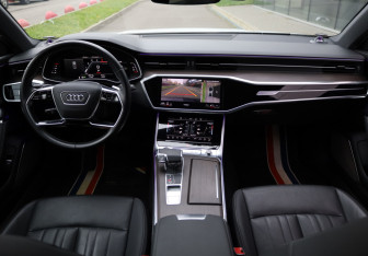 Подержанный автомобиль Audi A7 2022 года (8 фото)