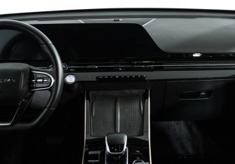 Подержанный автомобиль Omoda C5 2023 года (14 фото)