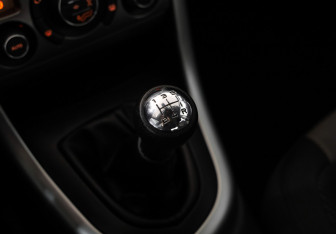 Подержанный автомобиль Peugeot 308 Hatchback 2008 года (15 фото)