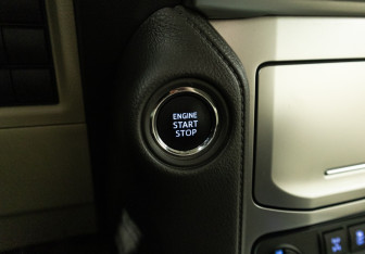 Подержанный автомобиль Toyota Land Cruiser Prado 2022 года (20 фото)