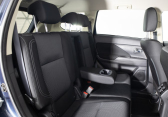 Подержанный автомобиль Mitsubishi Outlander 2019 года (22 фото)