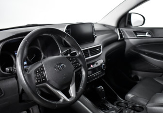 Подержанный автомобиль Hyundai Tucson 2020 года (9 фото)