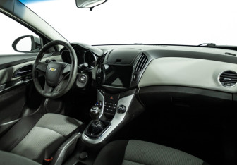 Подержанный автомобиль Chevrolet Cruze Sedan 2014 года (9 фото)