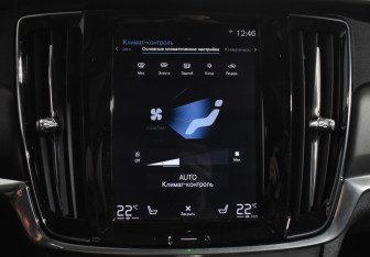 Подержанный автомобиль Volvo V90 Cross Country 2018 года (16 фото)