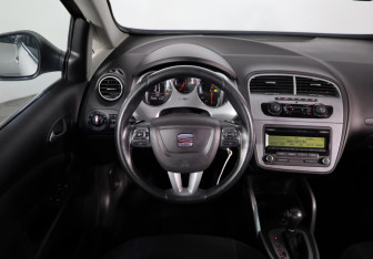 Подержанный автомобиль SEAT Altea 2012 года (10 фото)