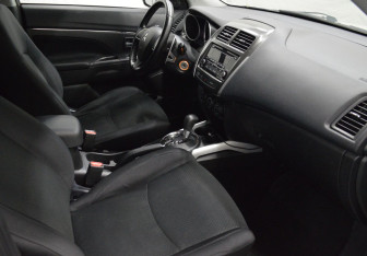Подержанный автомобиль Mitsubishi ASX 2013 года (11 фото)