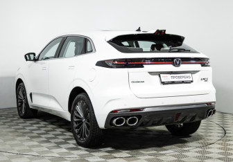 Подержанный автомобиль Changan UNI-K 2022 года (7 фото)