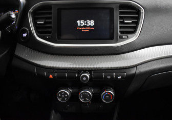 Подержанный автомобиль LADA (ВАЗ) Vesta Sedan 2023 года (16 фото)