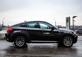 Подержанный автомобиль BMW X6 2013 года (6 фото)