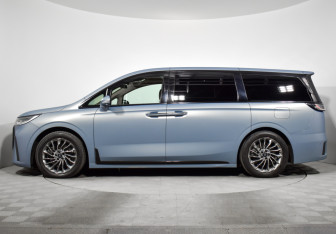 Подержанный автомобиль Voyah Dream 2023 года (8 фото)