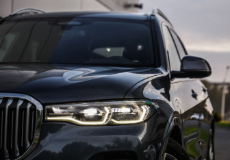 Подержанный автомобиль BMW X7 2019 года (2 фото)