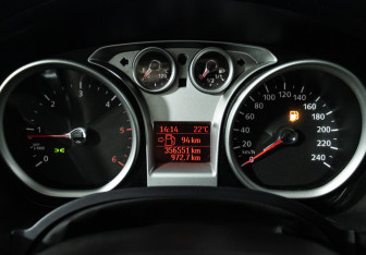 Подержанный автомобиль Ford Kuga 2011 года (12 фото)