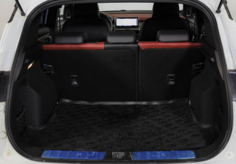 Подержанный автомобиль Geely Coolray 2023 года (33 фото)