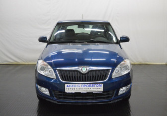 Подержанный автомобиль Skoda Fabia Hatchback 2011 года (2 фото)