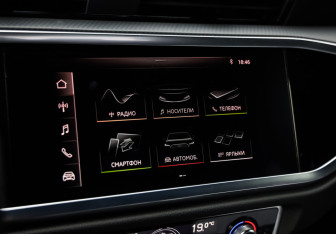 Подержанный автомобиль Audi Q3 2020 года (16 фото)