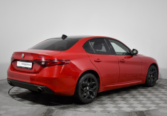 Подержанный автомобиль Alfa Romeo Giulia 2020 года (5 фото)