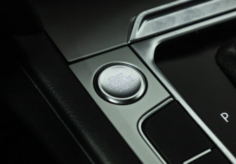 Подержанный автомобиль Volkswagen Passat Sedan 2017 года (17 фото)