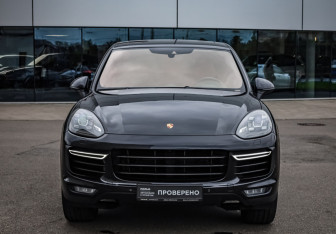 Подержанный автомобиль Porsche Cayenne 2014 года (4 фото)