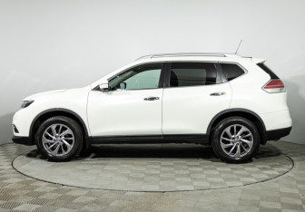 Подержанный автомобиль Nissan X-Trail 2016 года (8 фото)