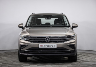 Подержанный автомобиль Volkswagen Tiguan 2021 года (2 фото)