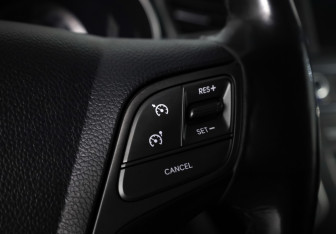 Подержанный автомобиль Hyundai Santa Fe 2016 года (15 фото)