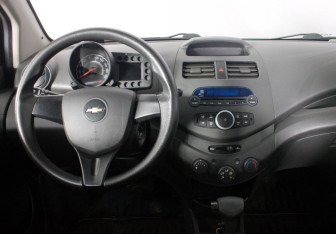Подержанный автомобиль Chevrolet Spark 2012 года (3 фото)