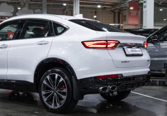Подержанный автомобиль Geely Tugella 2024 года (14 фото)