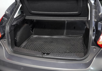 Подержанный автомобиль Ford Focus Hatchback 2013 года (26 фото)