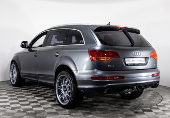 Подержанный автомобиль Audi Q7 2008 года (7 фото)