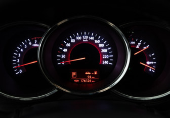 Подержанный автомобиль Kia Sorento 2012 года (12 фото)