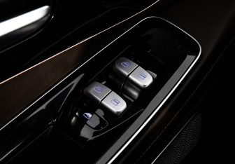 Подержанный автомобиль Exeed VX 2023 года (22 фото)