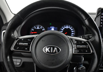 Подержанный автомобиль Kia Seltos 2020 года (17 фото)