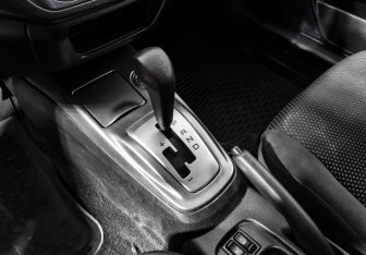 Подержанный автомобиль Mitsubishi Lancer Sedan 2006 года (11 фото)