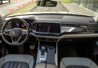 Подержанный автомобиль Volkswagen Teramont 2022 года (11 фото)