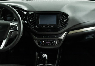 Подержанный автомобиль LADA (ВАЗ) Vesta Sedan 2018 года (14 фото)