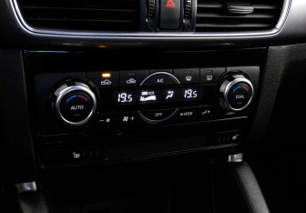 Подержанный автомобиль Mazda CX-5 2017 года (15 фото)