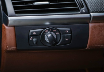 Подержанный автомобиль BMW X6 2013 года (25 фото)