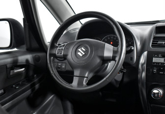 Подержанный автомобиль Suzuki SX4 Hatchback 2007 года (14 фото)