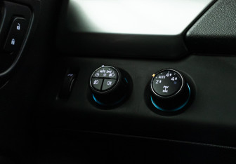 Подержанный автомобиль Chevrolet Tahoe 2016 года (21 фото)