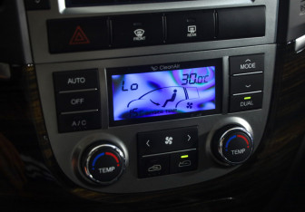 Подержанный автомобиль Hyundai Santa Fe 2011 года (15 фото)